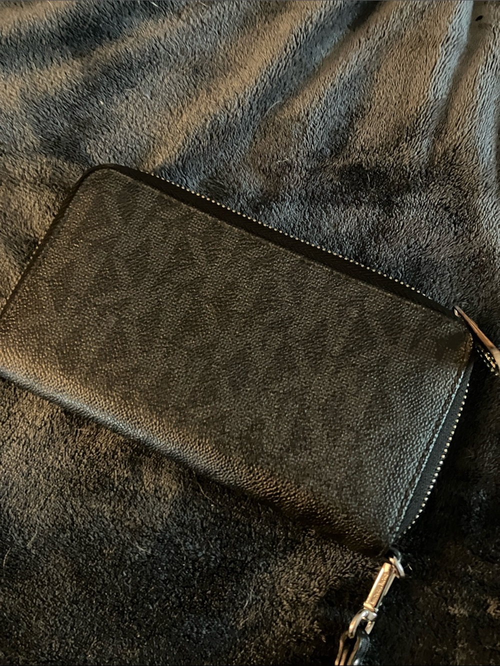 Michael Kors wristlet wallet - Picture 3 of 4